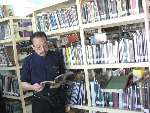 Nah...ini dia. Kutahu yang kumau...Pria punya selera... Berburu data–data Melayu di Perpustakaan Pribadi milik Tuanku Luckman Sinar Basarshah, SH. Tak sia2 pergi jauh ke Medan, banyak data Melayu yang bisa diperoleh.