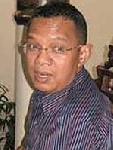Dr. Alfitra Salamm (Peneliti LIPI dan ketua tim penggagas otonomi khusus Riau)