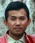 Dr. Oman Fathurahman (Peneliti PPIM dan Dosen Fak. Adab & Humaniora UIN Jakarta, peneliti naskah–naskah kuno, dan ketua Masyarakat Pernaskahan Nusantara, serta menjadi Research Fellow dari The Alexander von Humboldt–Stiftung Jerman di Universitat zu Kohln)